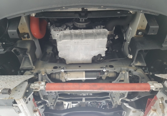 Unterfahrschutz für Motor der Marke Mercedes Sprinter-RWD