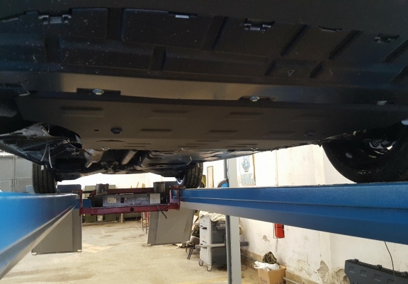 Unterfahrschutz für Motor der Marke Mercedes V-Class W447, 2.2 D, 4x4