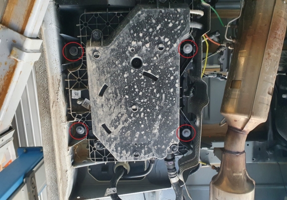 Stahlschutz für AdBluetank der Marke  Renault Master 3  - Model 2