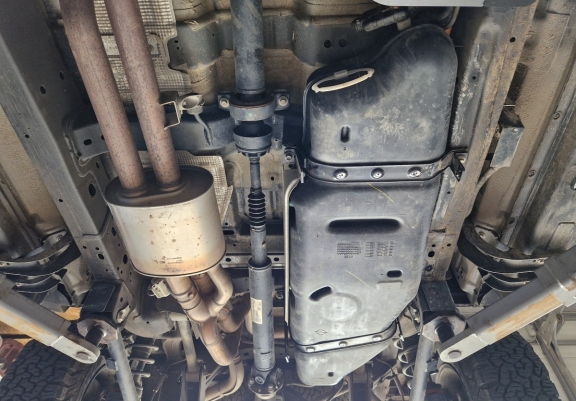 Stahlschutz für Treibstofftank der Marke Ford Ranger Raptor 