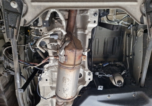 Unterfahrschutz für Katalysator/cat lock der Marke Nissan NV300