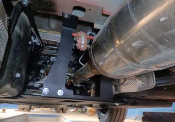 Unterfahrschutz für Katalysator/cat lock der Marke Nissan Interstar